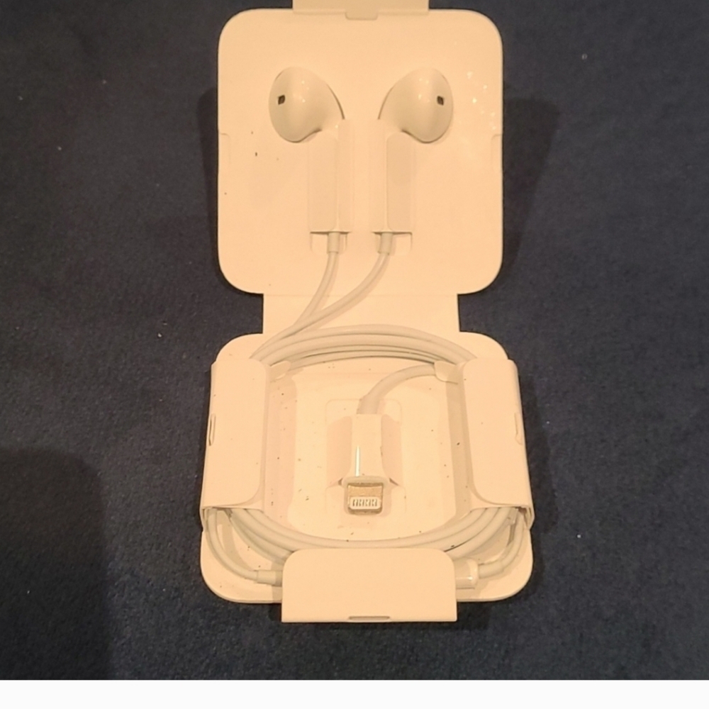iPhone earbuds